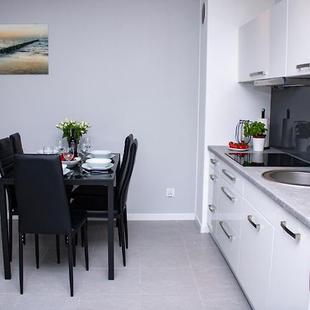 Apartament Z Ogrodkiem Trzęsacz Exterior foto