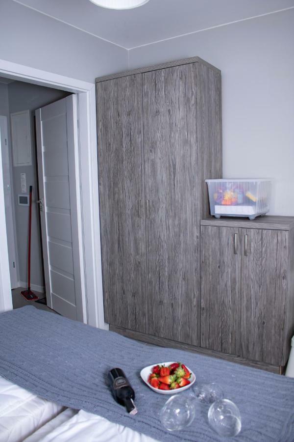 Apartament Z Ogrodkiem Trzęsacz Exterior foto