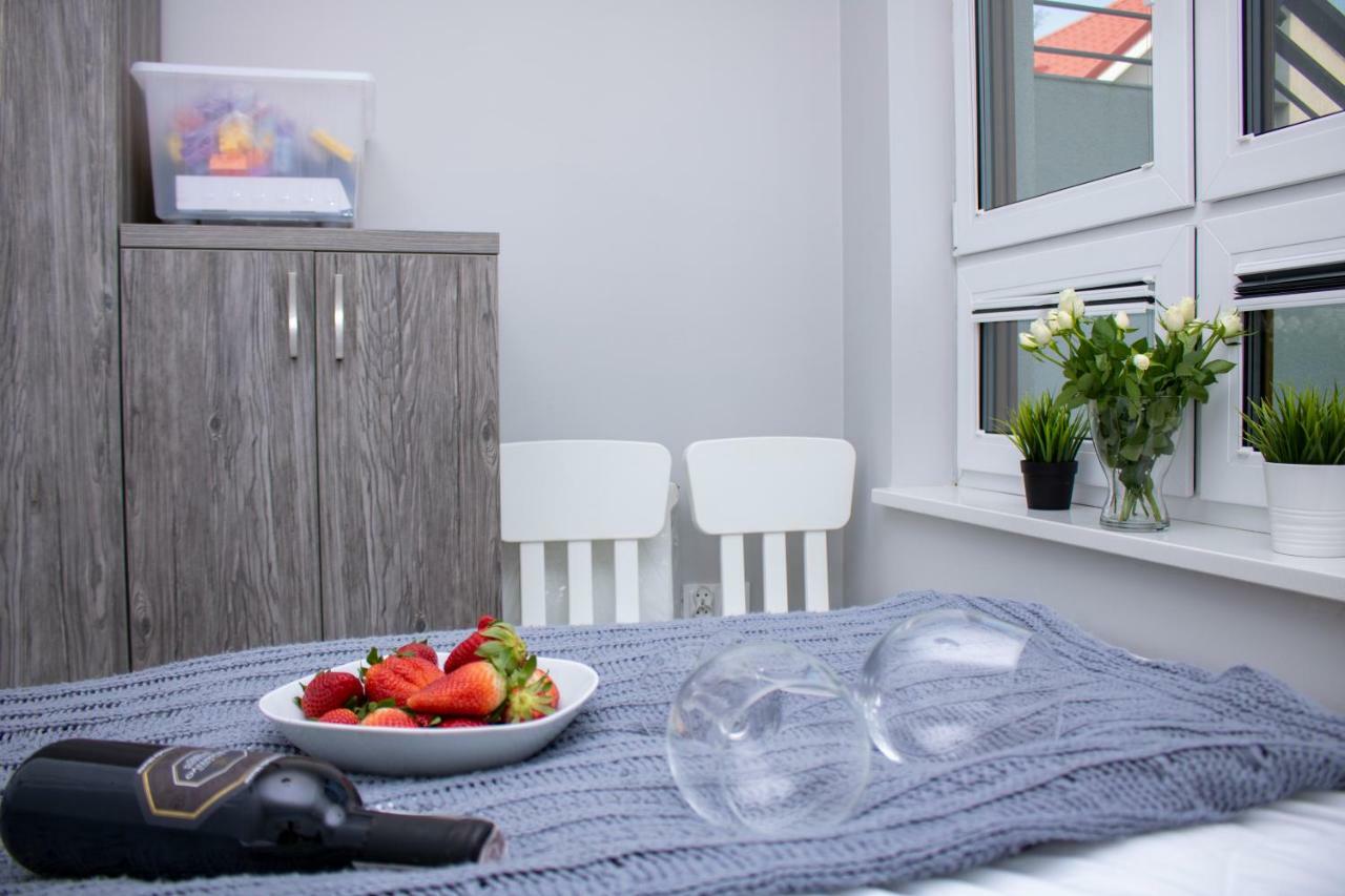 Apartament Z Ogrodkiem Trzęsacz Exterior foto
