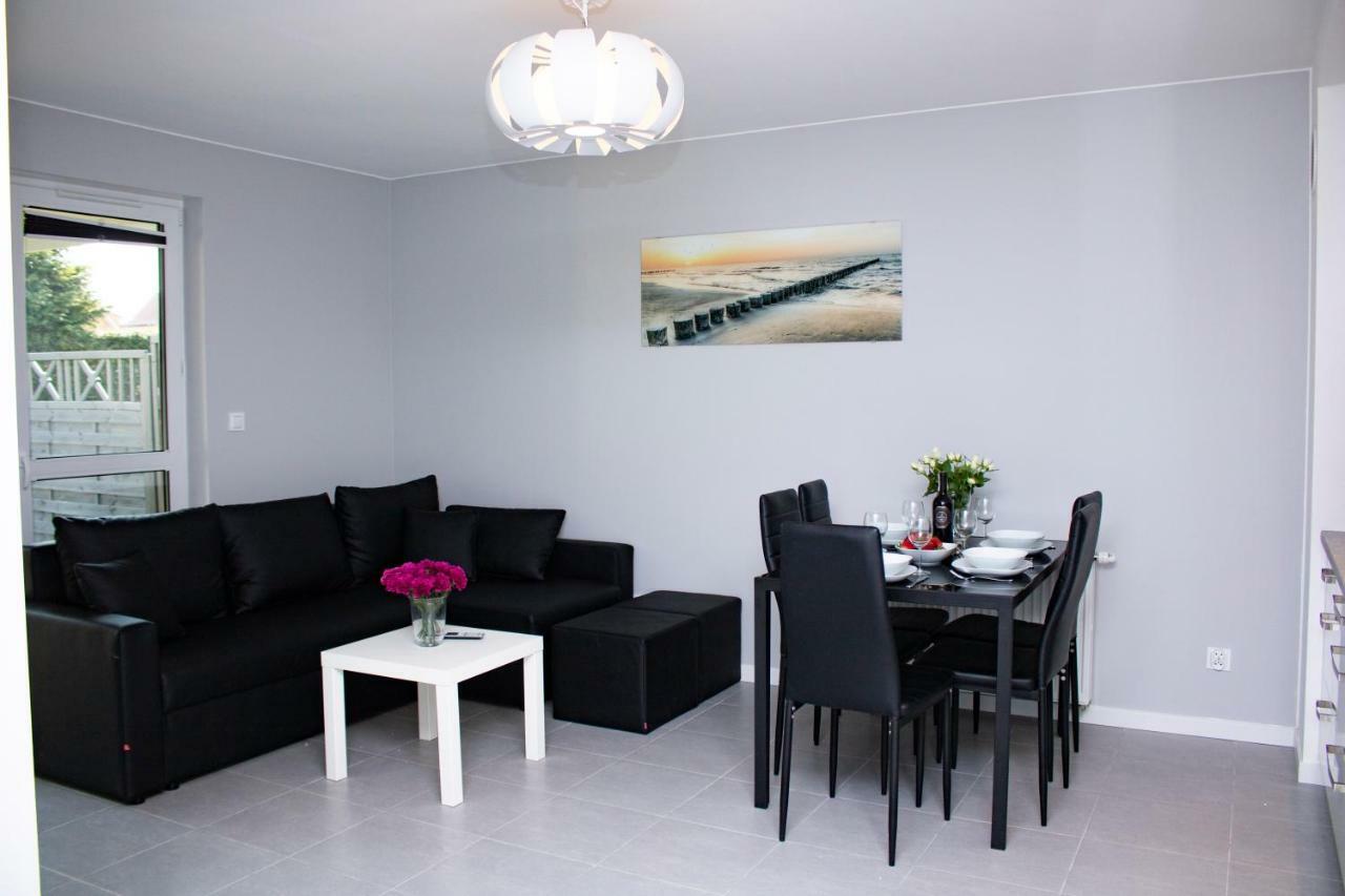 Apartament Z Ogrodkiem Trzęsacz Exterior foto
