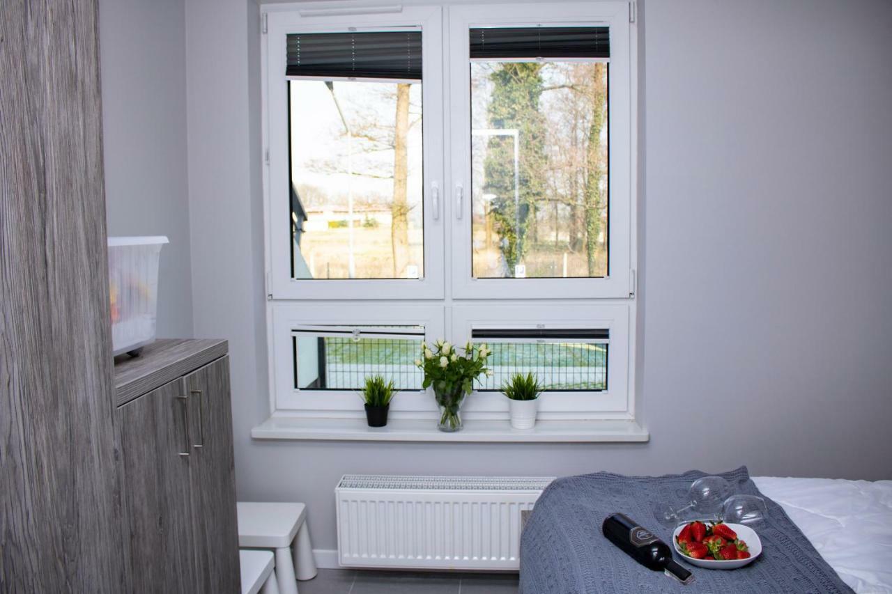 Apartament Z Ogrodkiem Trzęsacz Exterior foto