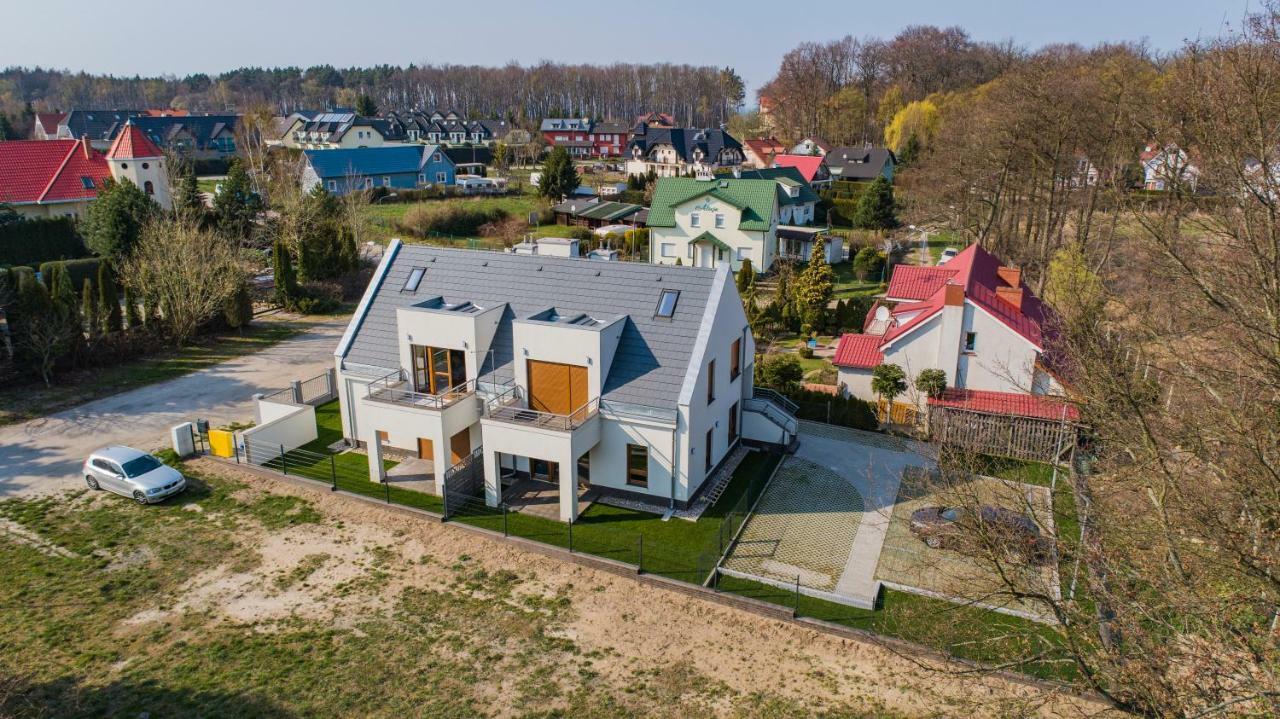 Apartament Z Ogrodkiem Trzęsacz Exterior foto